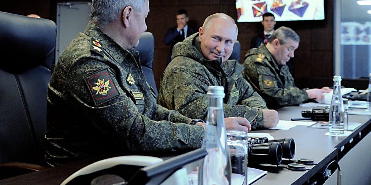 Bivši šef Mi6 Alex Young kaže da se Britanija mora pripremiti za rat jer Putin prijeti Europi