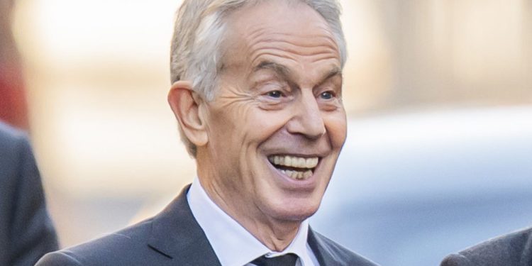 Blair Torpedoes Neto nula politika jer zahtijeva resetiranje klimatskih promjena u Blow to Miliband