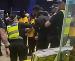 Bombshell Novi detalji površine oko šokantnog kršenja sigurnosti u kojima su dva muškarca navodno prokrijumčarila puške u MCG tijekom AFL utakmice