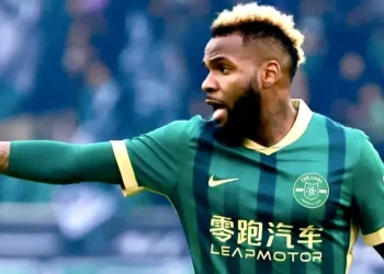 Boupendza umire, kineska serija A napadač pada s 11. kata