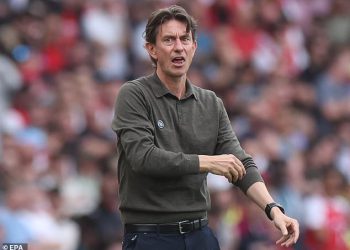 Brentfordov šef Thomas Frank zamijenio je Ivana Toneyja s dva grabežljivaca oko gola, piše Martin Keown