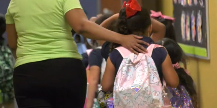 Britanski mališani suspendiran zbog transfobičnog: izvještaj