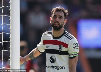 Bruno Fernandes vjeruje da Rasmus Hojlund mora naučiti suočiti s pritiskom da vodi liniju za Man United