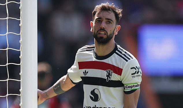 Bruno Fernandes vjeruje da Rasmus Hojlund mora naučiti suočiti s pritiskom da vodi liniju za Man United