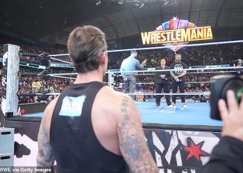 CM Punk inzistira na tome da je WWE napravio ‘kompletne 180’ u Triple H -u i razgovara napokon radeći s Romanom Reignsom