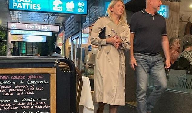 Carlton Footy šef Luke Sayers ‘supruga ga ostavlja nakon skandala’ d *** pic ‘koji ga je koštao posla – dok izlazi s misterioznom plavokosom ženom