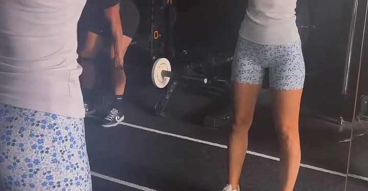 Carrie Bickmore pokazuje svoju nevjerojatnu figuru u tijesnoj aktivnoj odjeći tijekom treninga za svoju “sljedeću avanturu”