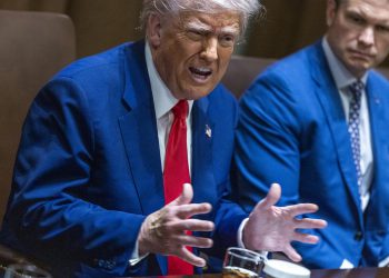 Cijena zlata rekordna, rasprodaja američkih obveznica, dolar uzdrman