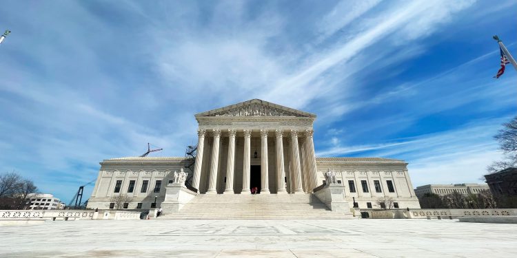 Coinbase prelazi u slučaj Vrhovnog suda u obrani korisničkih podataka idu na IRS