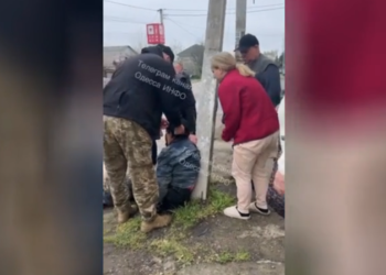 Čovjek navodno umire tijekom “snažne mobilizacije” u Ukrajini (uznemirujući video) – RT Rusija i bivši Sovjetski savez