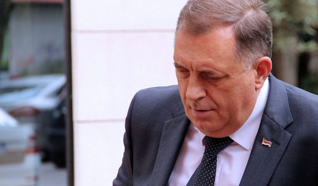 DANAS PROŠIRENA SJEDNICA VLADE RS Dodik najavio razmatranje vojnog saveza sa Srbijom i Mađarskom
