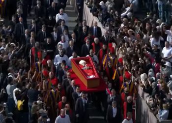 Danas se zatvara lijes pape Franje: Dirljiva gesta jedne žene dotaknula sve