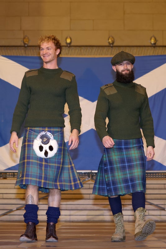 Penny prikazan iza škotske zastave na događaju na Manhattanu u subotu navečer