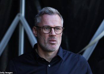 Declan Rice mogao bi biti najveći engleski veznjak njegove generacije, tvrdi Jamie Carragher, koji ga uspoređuje s ikoničnom zvijezdom Premier lige