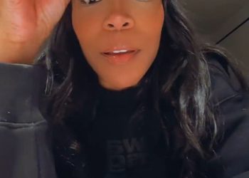 Destiny’s Child pjevačica Michelle Williams užasnuta je odvratnim činom putnika u avionu