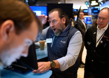 Dionice su pale nakon Trumpovih tarifa, a Dow je izgubio 1.500 bodova, a NASDAQ ciljajući rekordni dan