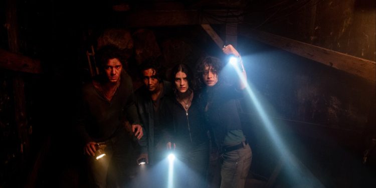 Do zore Pregled: Više kao do zijevanja