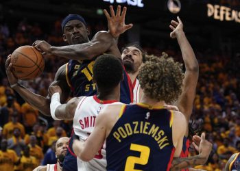 Doigravanje NBA, Risultati: Warriors-Rockets 109-106 E toplinski-Cavs 83-138