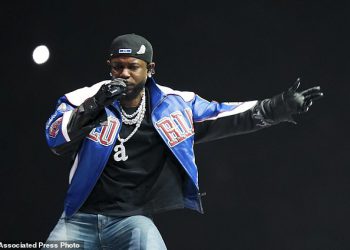 Drake tvrdi da je izložba poluvremena Super Bowla Kendrick Lamar bila klevetnička