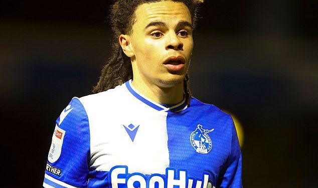 Dva kluba Premier lige među stranama držeći kartice na 18-godišnjoj ligi 1 Wonderkid impresioniraju ove sezone