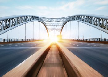 Dvije ceste su se razdvojile: odabir pravog puta na Stablecoin zakonodavstvo