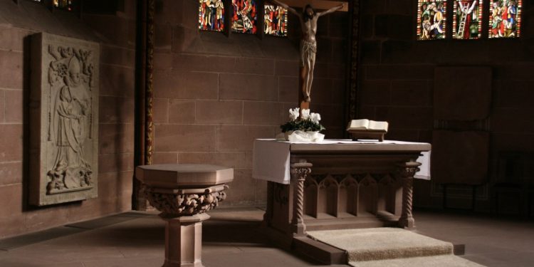 Egzorcist objavio dokaz uskrsnuća: ‘Okreću glavu, ne mogu gledati u ovo’