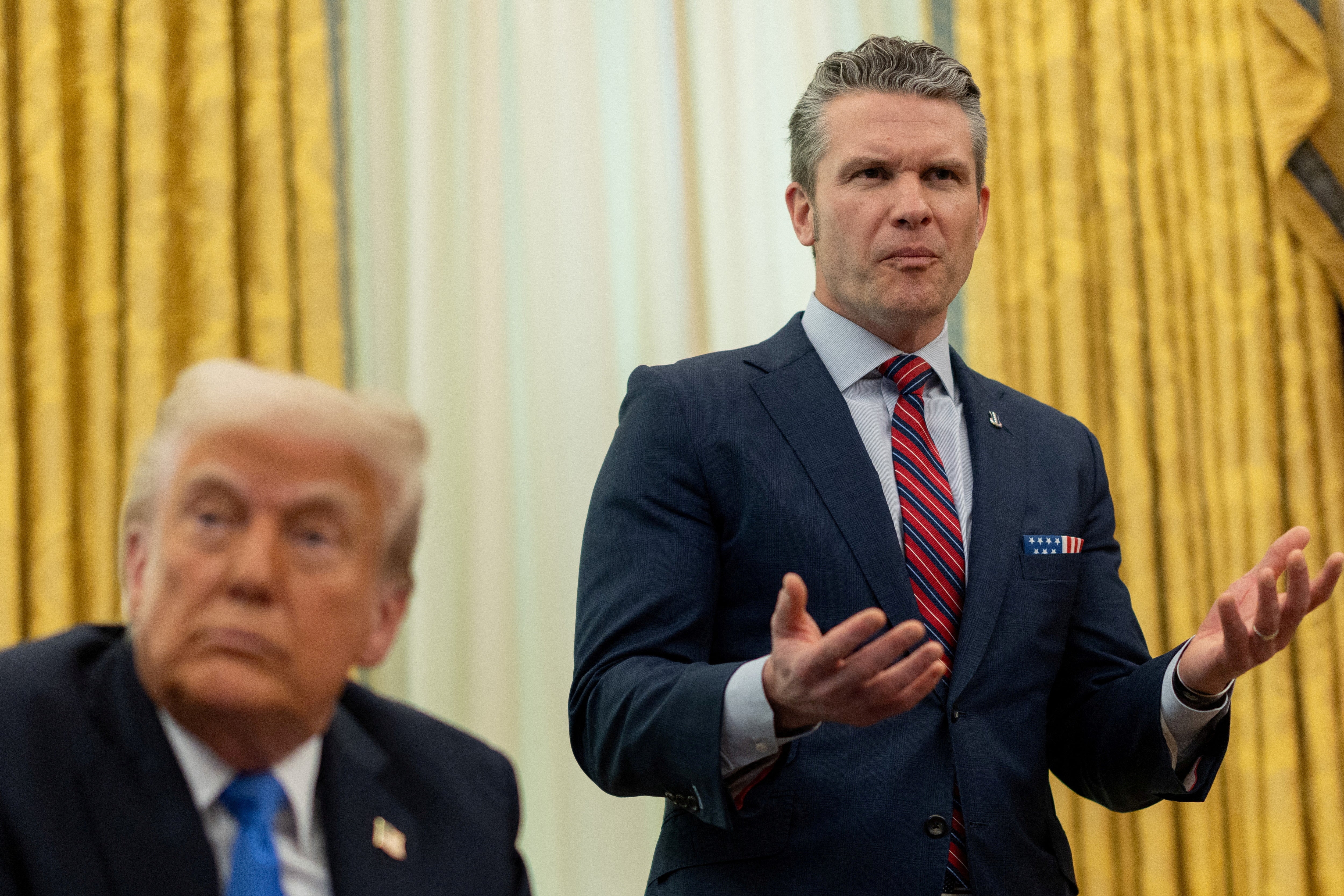 Kaže se da je Hegseth uključio svoju ženu, brata i svog odvjetnika na grupni chat