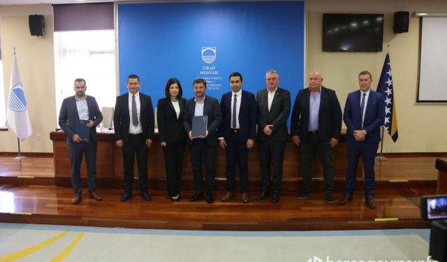 FOTO Air Tractor stigao u Hercegovinu, Mostar i partneri osigurali zračnu potporu za protupožarnu sezonu