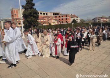FOTO Procesijom i svetom misom svečano obilježen početak Velikog tjedna u Međugorju