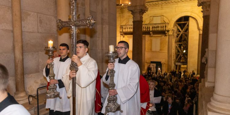 FOTOGALERIJA Pogledajte kako je sinoć bilo u centru Splita