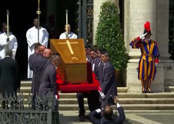 (FOTO)Posljednji ispraćaj: Pokopan papa Franjo