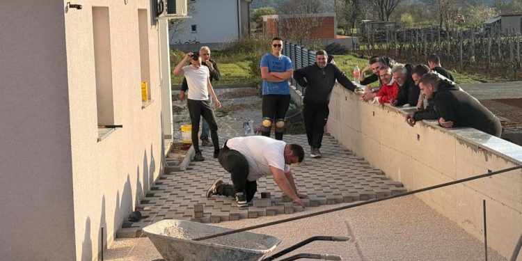 Fotografija dana: Ante jedan, njizi trista