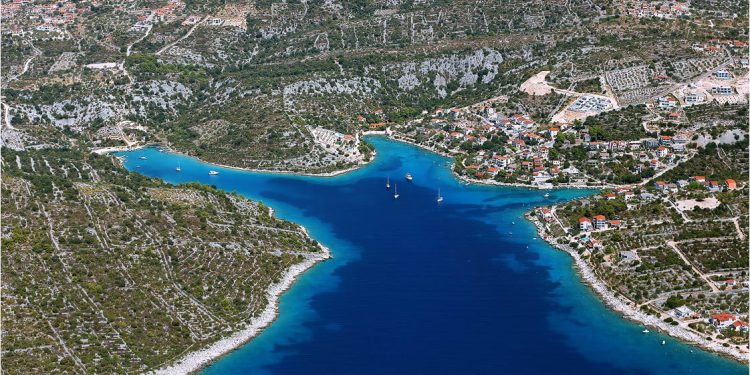 GRAĐANI U NEVJERICI Načelnik Marine mijenja plan: “Ogromna sidrišta, smeće i fekalije