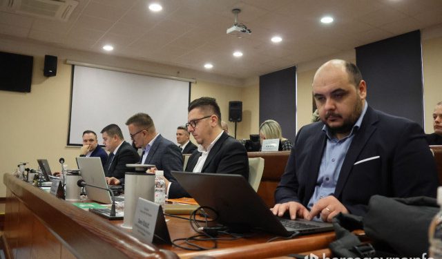 GRADSKO VIJEĆE MOSTAR O novim cijenama odvoza otpada, prodaji zemljišta i koncesijama za solarne elektrane