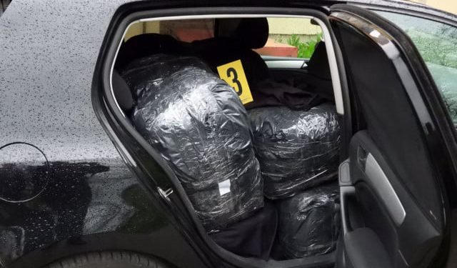 GRANIČNA KONTROLA Zaplijenjena tekstilna roba u vrijednosti od 25.000 KM