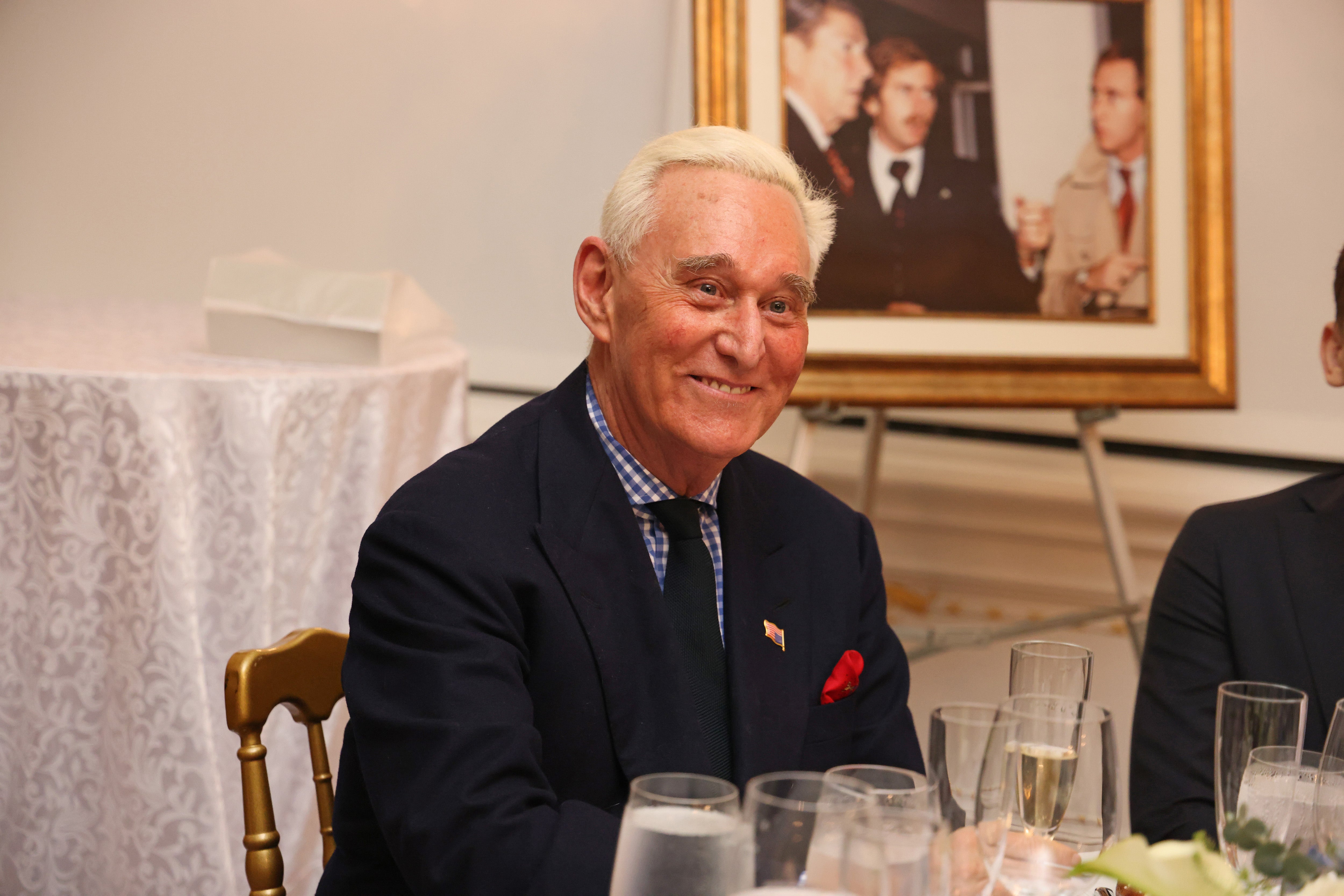 Roger Stone, politički operativac koji je služio kao viši pomoćnik kampanje Richardu Nixonu, Ronald Reagan, autor je bestselera The New York Times The Man koji je ubio Kennedy: Slučaj protiv LBJ -a