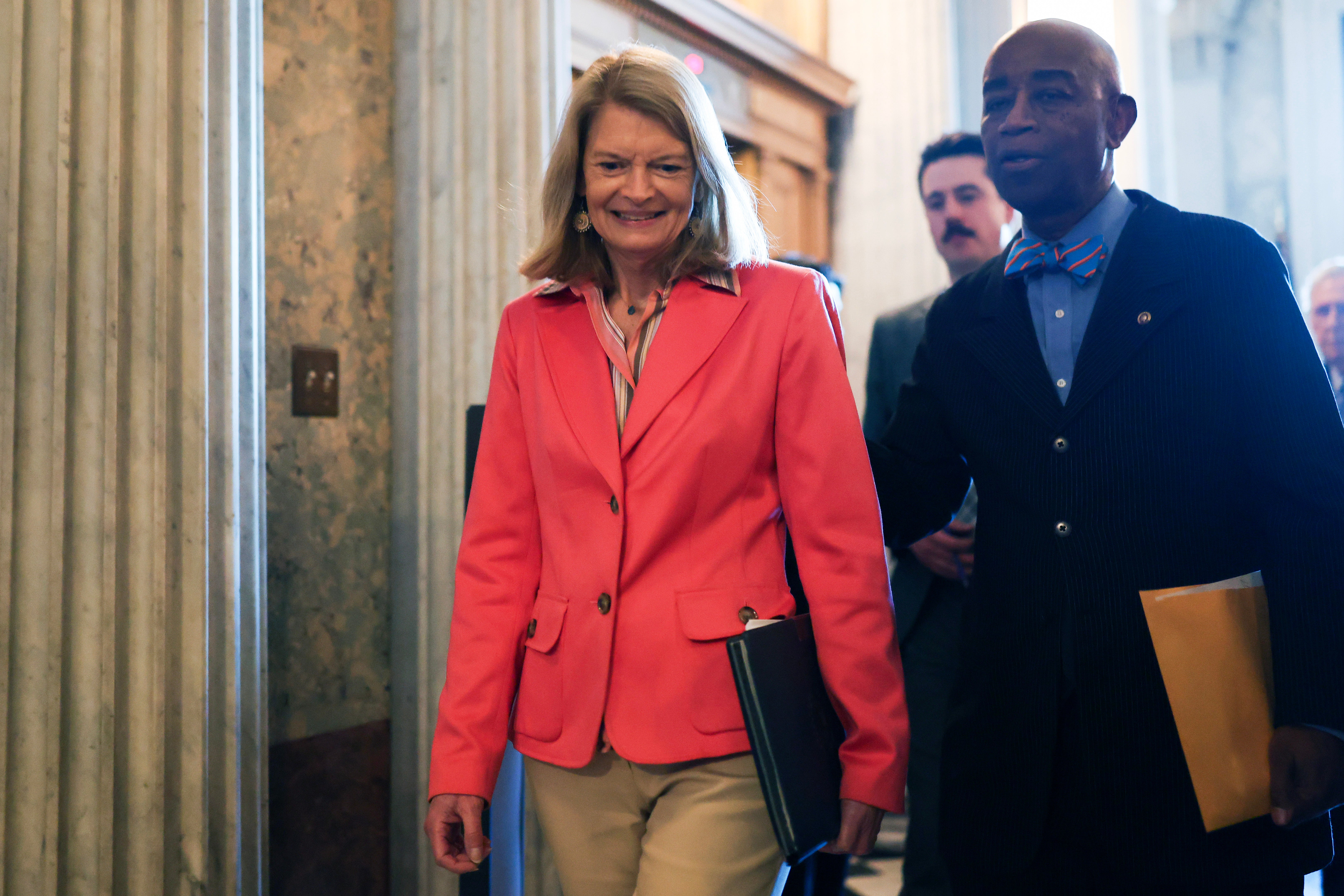 Arkansas Seantor Lisa Murkowski bio je jedan od četiri republikanaca koji su glasali za demokratsku rezoluciju da se protive Trumpovim tarifama