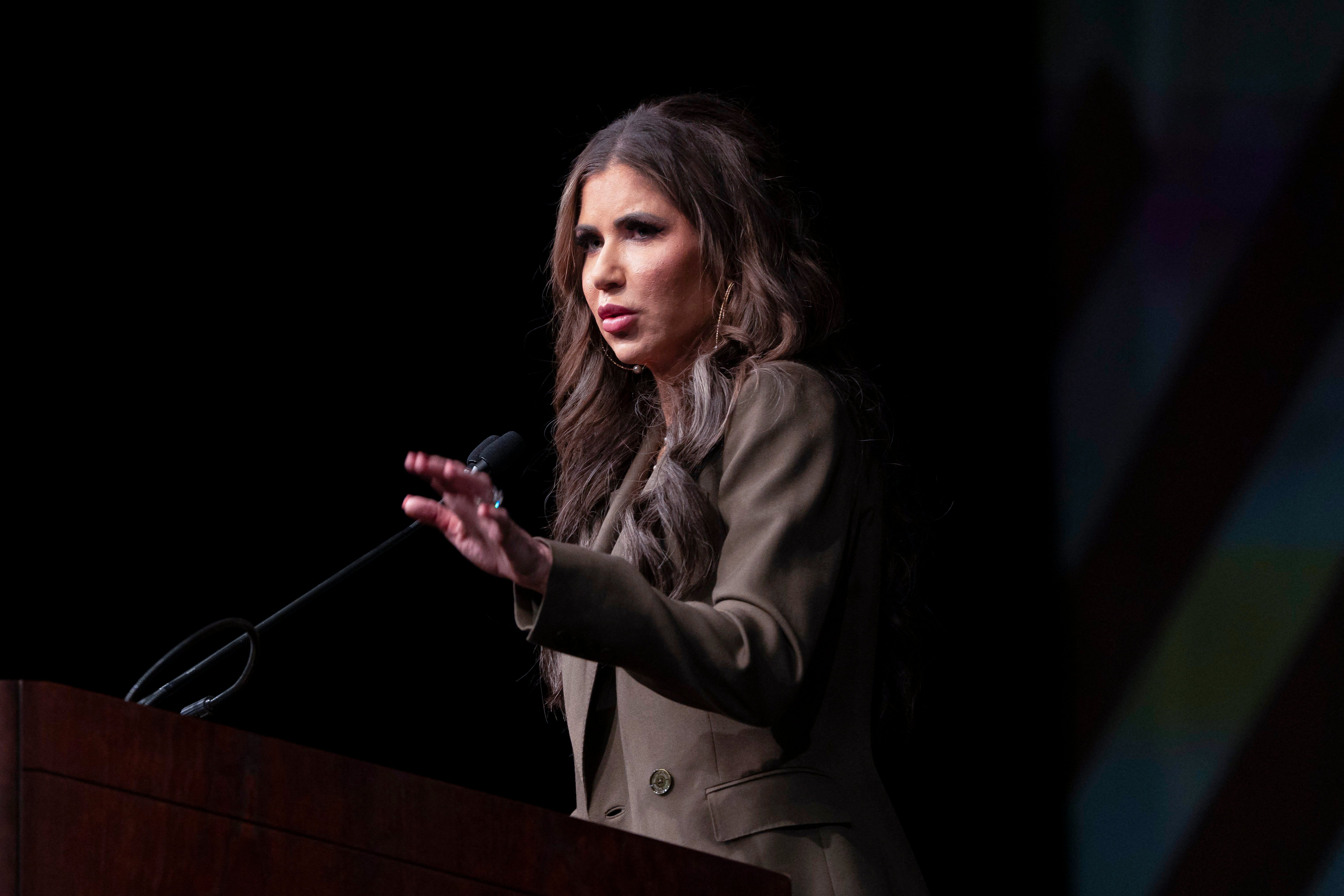 Neki su pomoćnici predsjednika zabrinuti zbog značajne uloge Lewandowskog u odjelu kojim upravlja Noem