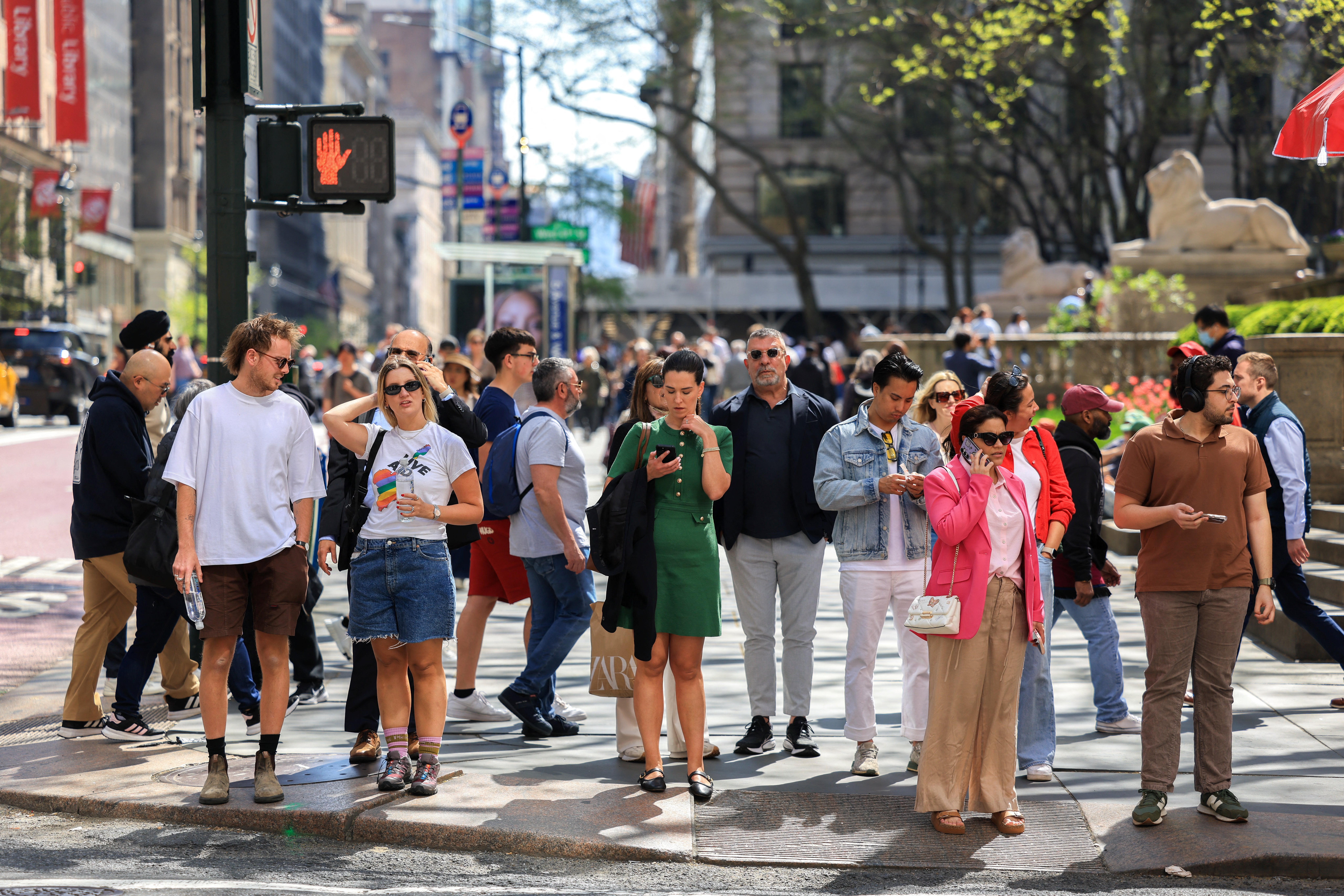 U izvješću se navodi da je toplije i ranije proljeće rezultiralo dužom vegetacijskom sezonom, dajući biljkama više vremena za rast i oslobađanje svog praha koji izaziva alergiju