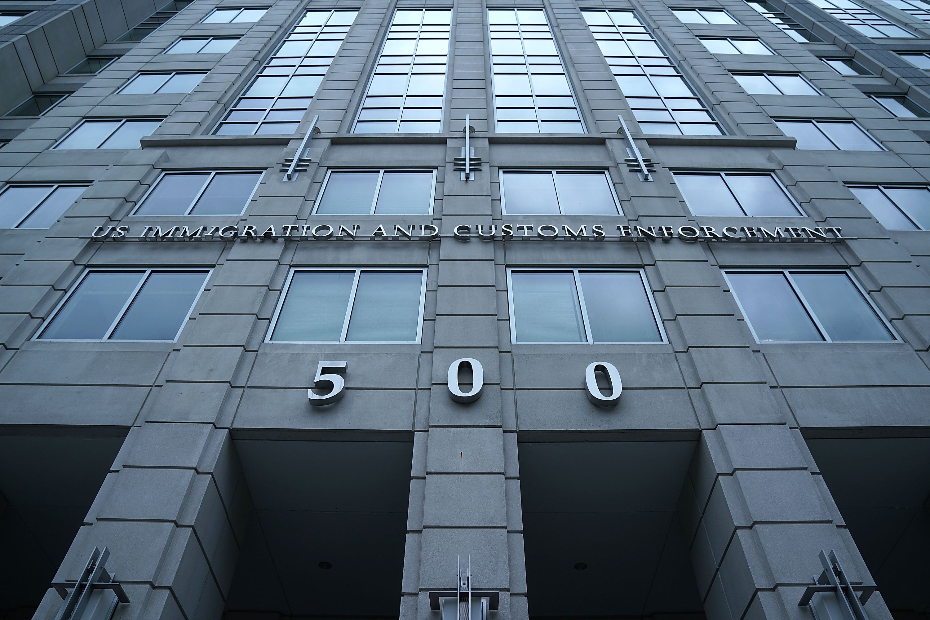 Dvogodišnja američka državljanka navodno je poslan u Honduras nakon što ju je doveo kupi majku u imigracijski centar u Louisiani