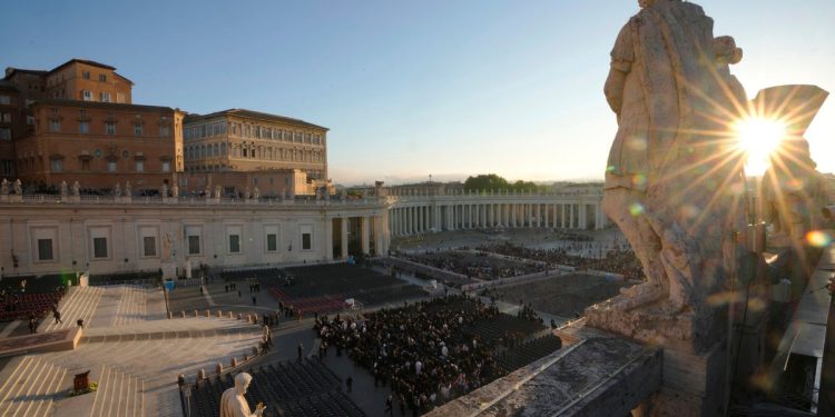 Gledajte uživo: Pogreb pape Franjo odvija se u Vatikanu u Rimu