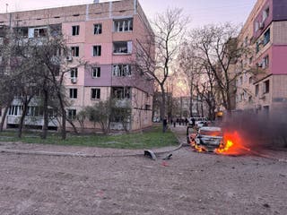 Zelensky kaže da je balistička raketa poput udara na ulicu i ubila 19 ljudi, uključujući 9 djece
