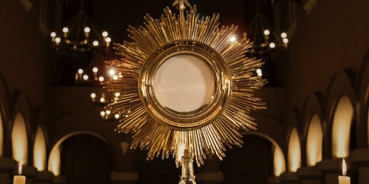 Godišnjica svetosti: Ovo je čudesna molitva svete Faustine pred Presvetim Sakramentom