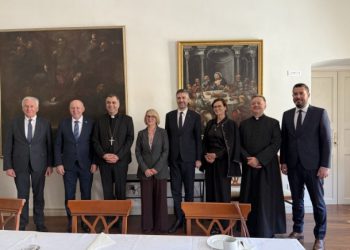 Gradonačelnik Franković i zamjenica Tepšić u uskrsnom posjetu biskupu Glasnoviću