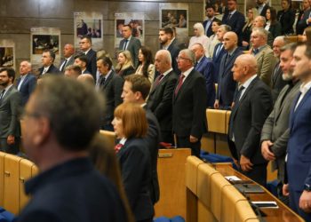 HDZ BiH srušio dnevni red, redovna sjednica prekinuta