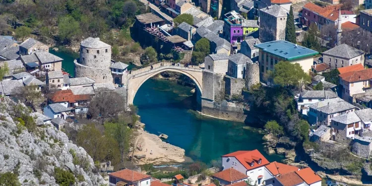 HNS BiH oštro osudio napad na ekipu RTV Herceg-Bosne u Mostaru: “Napad na medije je napad na Hrvate u BiH”