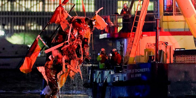 HUDSON HELICOPTER SREĆA NASTOJI: Izvršni direktor Siemensa i obitelj ubijeni nakon što se helikopter raspao u Midaru