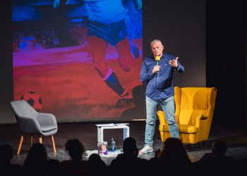 Hajdukova legenda citirala Jesenjina pred oduševljenom splitskom publikom: “Ivane, ti zabiješ gol 1981., a plješću ti još 2025. Mora da si bio poseban”