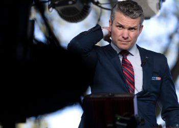 Hegseth je podijelio detalje o napadu u Jemenu u drugom signalnom razgovoru koji je uključivao njegovu ženu i brat, kaže izvještaj