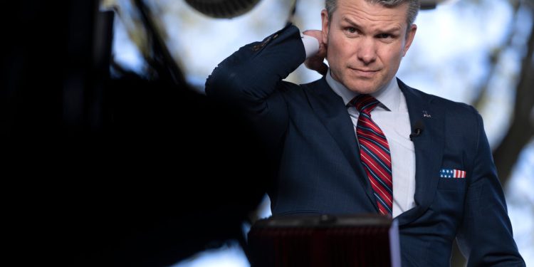 Hegseth je podijelio detalje o napadu u Jemenu u drugom signalnom razgovoru koji je uključivao njegovu ženu i brat, kaže izvještaj